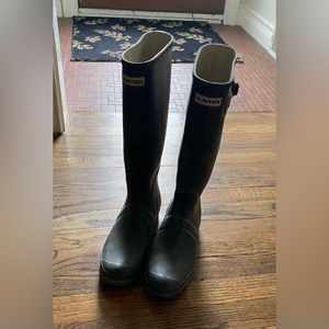 Hunter boots and matching fleece liners women size ten